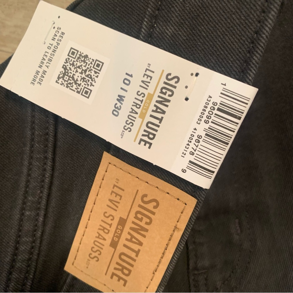 Levi’s Signature Gold Vintage Inspired 90s Mom Jeans High Waisted Distressed - Picture 5 of 12